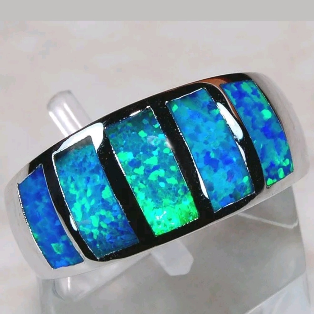 Australian opal inlay ring